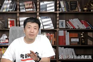 巴萨官微晒罗贝托照：见证过辉煌和波折，才锻炼成永不褪色的红蓝